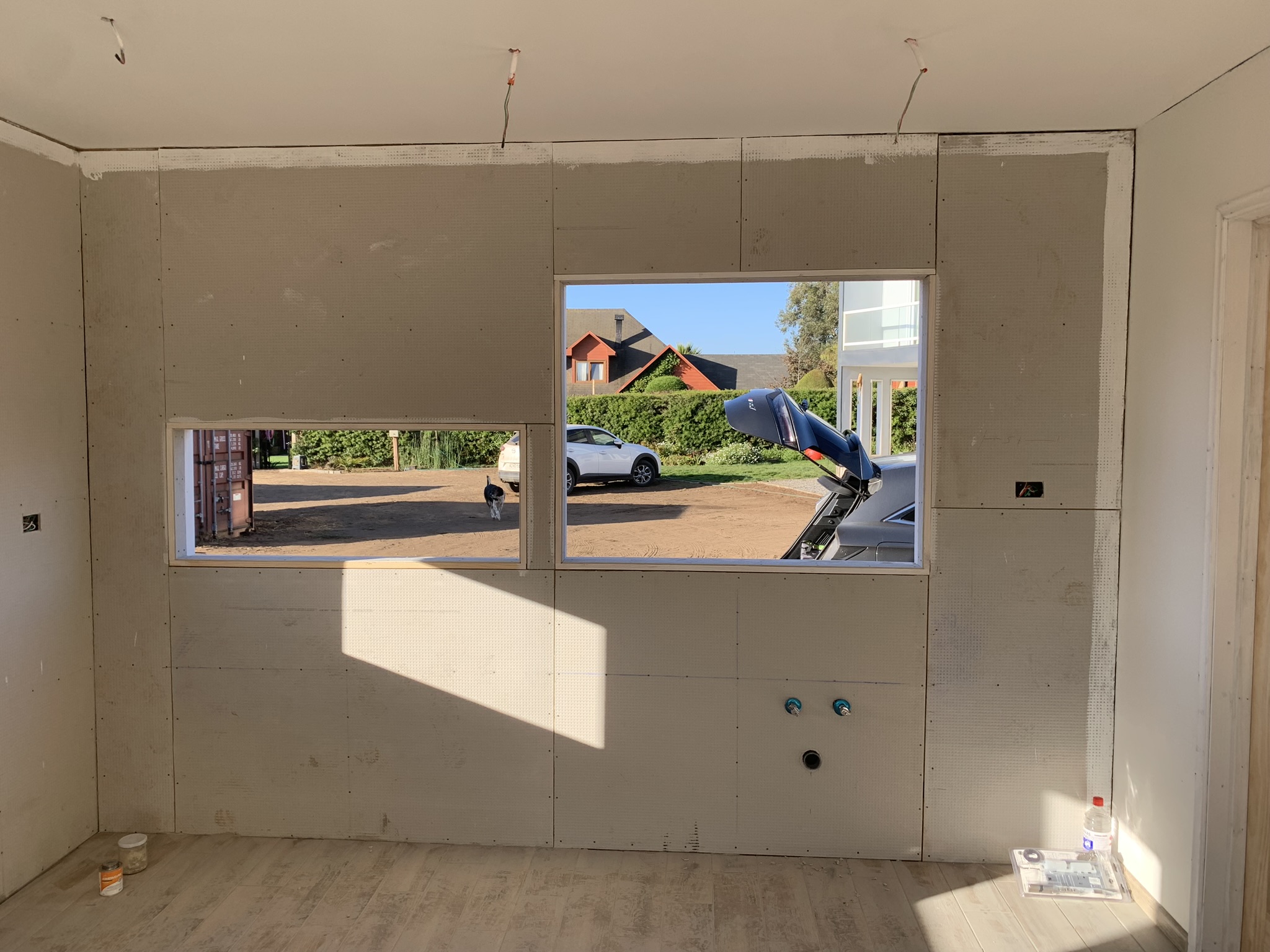 Preparación de muros durante remodelación de cocina