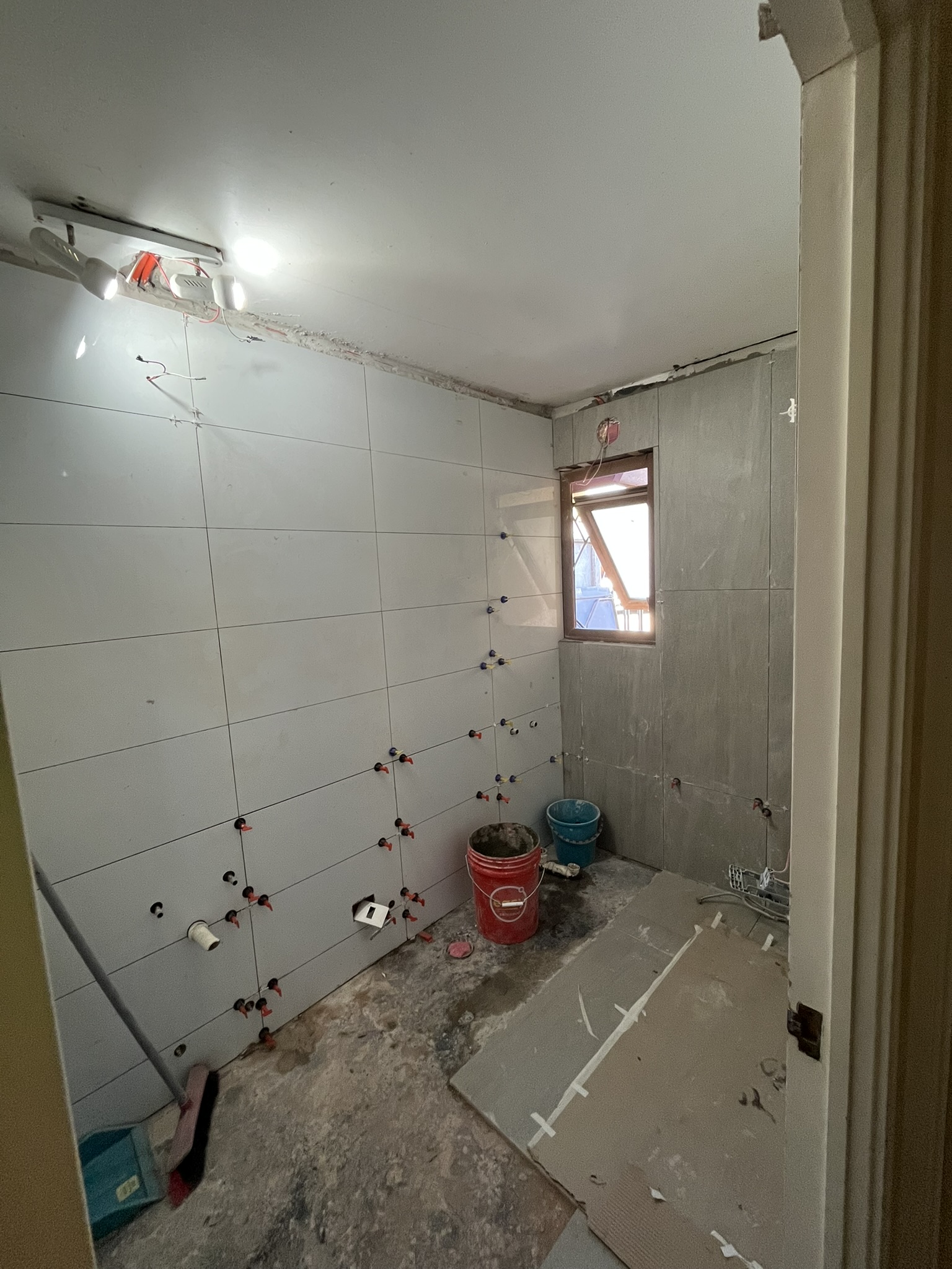 Baño durante proceso de remodelación