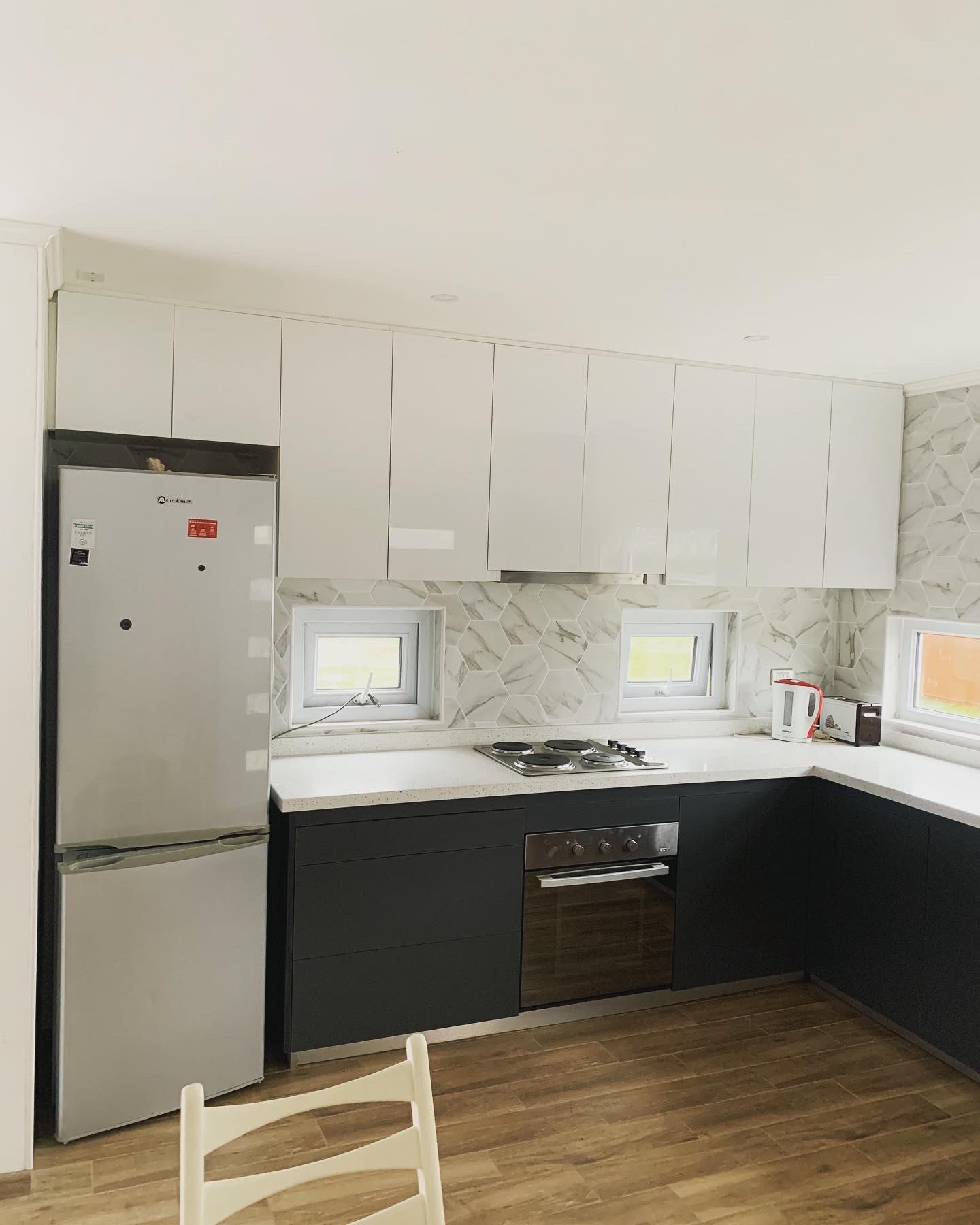 Remodelación integral de cocina con isla en Santiago