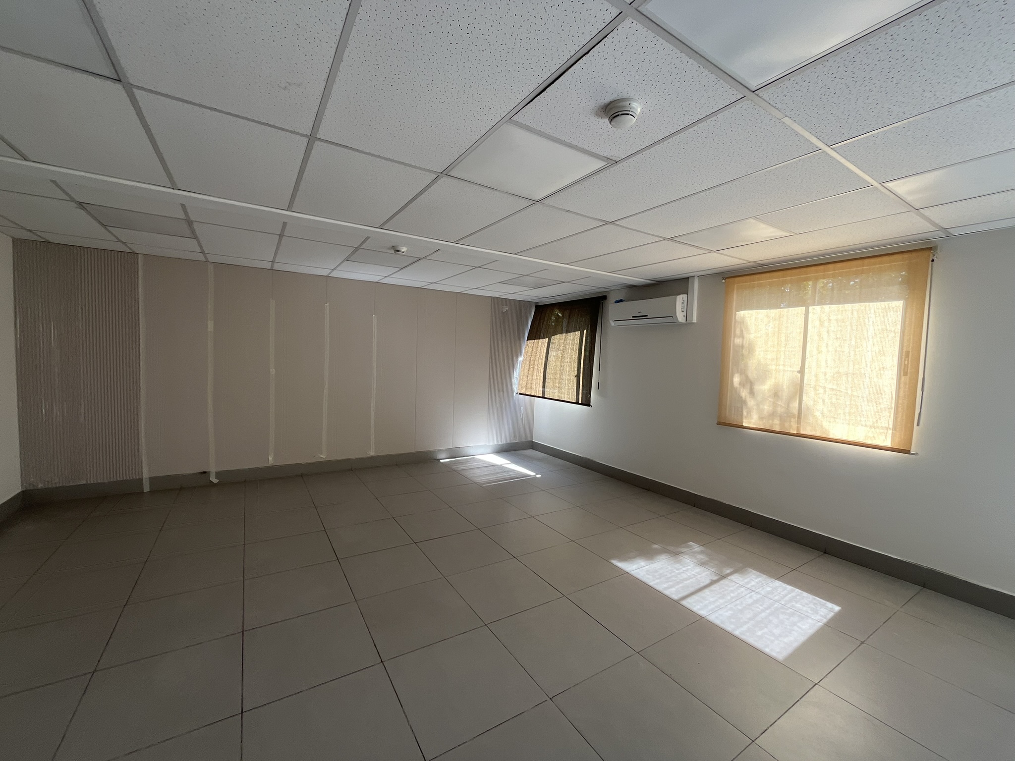 Sala de clases corporativa moderna